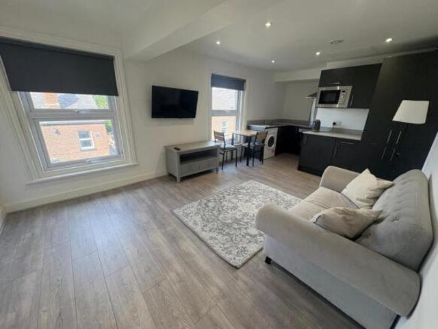 Flat for rent in Dutton, Cheshire