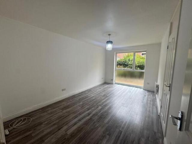 Flat for rent in Acton, Greater London