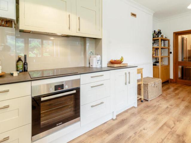 Flat for rent in Cat Hill