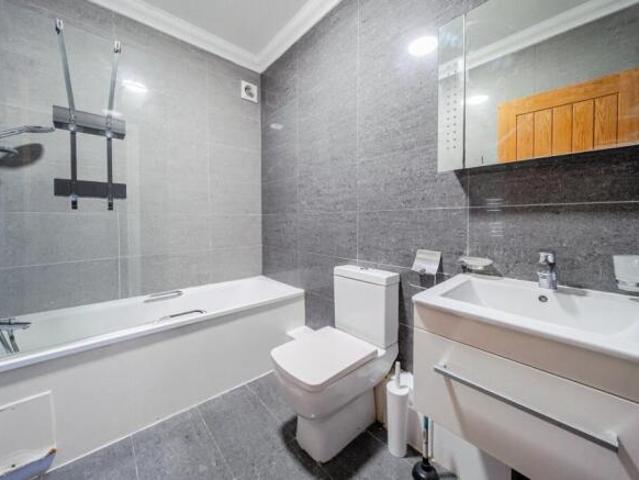 Flat for rent in Chiswick, Greater London