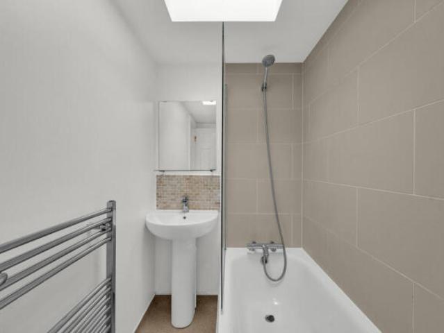 Flat for rent in Cat Hill