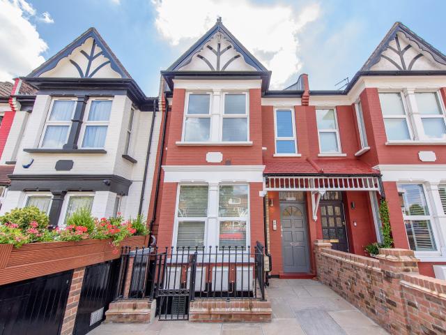 Apartment for rent in New Southgate, Greater London