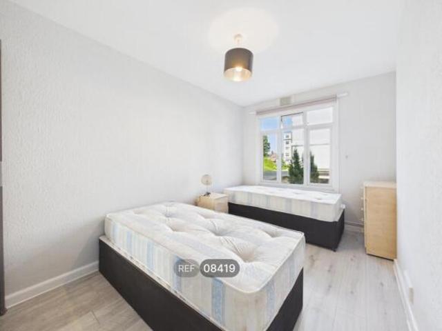 Flat for rent in Cat Hill
