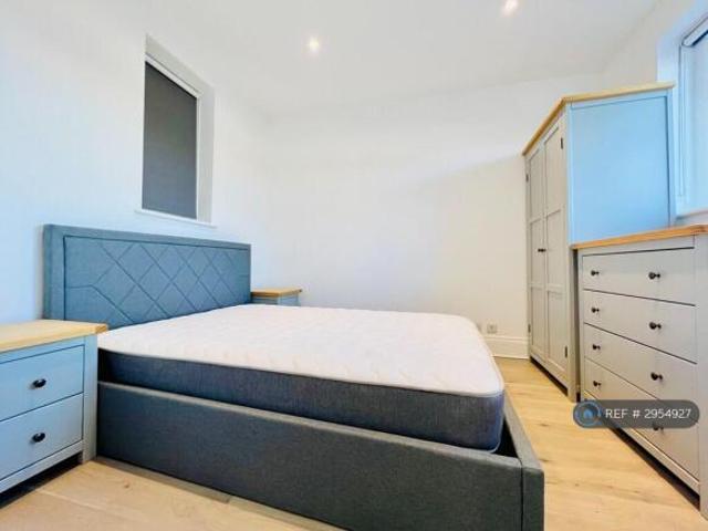 Flat for rent in Cat Hill