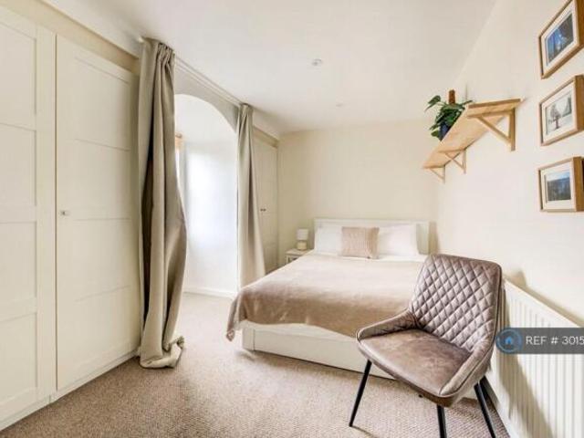 Flat for rent in Cat Hill
