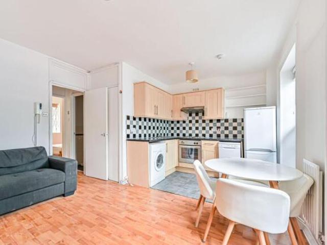 Flat for rent in Myatt's Fields, Greater London