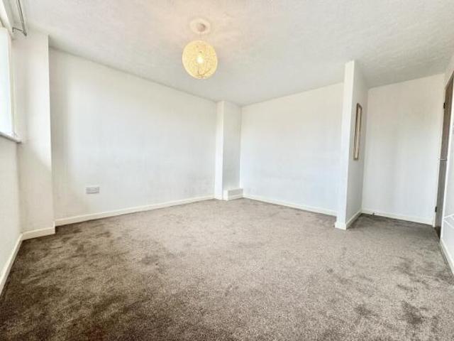 Flat for rent in East Cliff, Acol