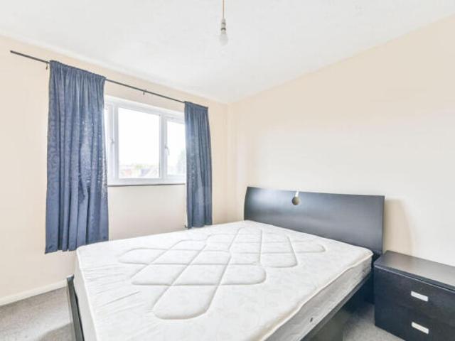 Flat for rent in Cat Hill