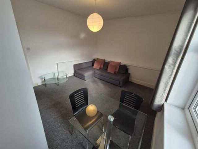 Flat for rent in Reddish, Greater Manchester
