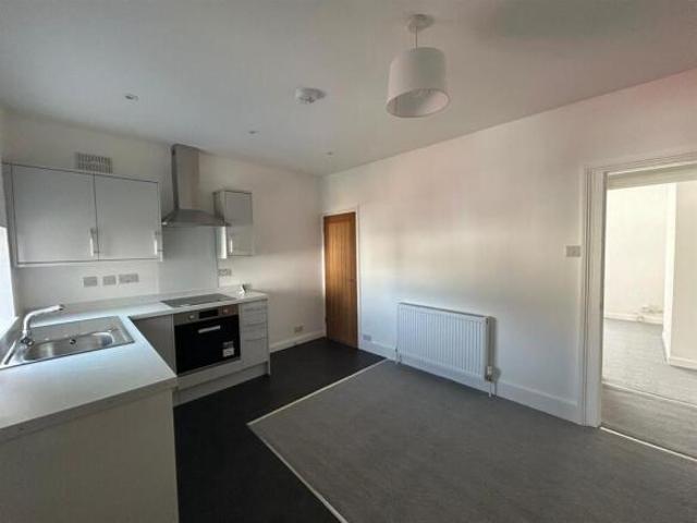 Flat for rent in Strood