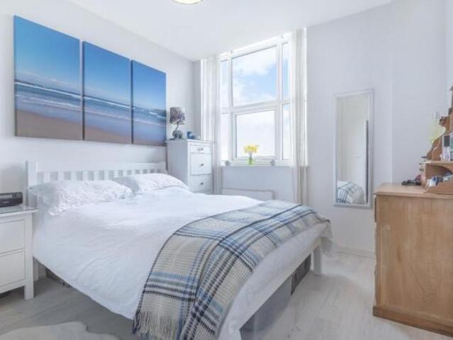 Flat for rent in Acton, Greater London