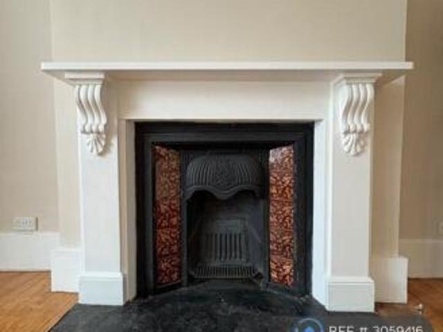 Flat for rent in Cat Hill, England