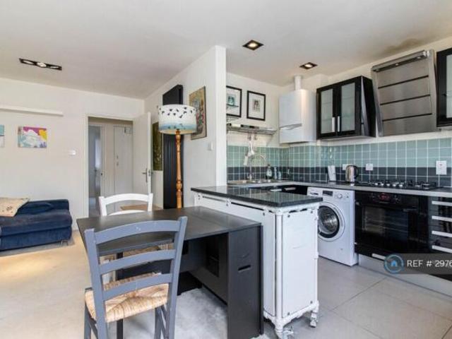 Flat for rent in Cat Hill