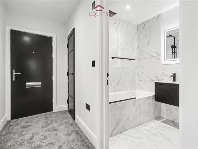 House for rent in Ponders End, Greater London