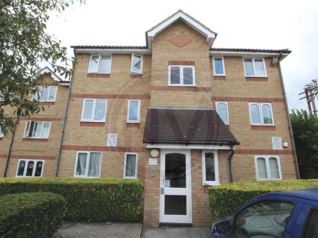Flat for rent in Burleigh, Stroud