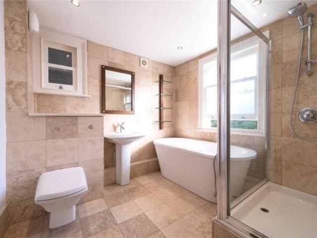 Flat for rent in Chiswick, Greater London