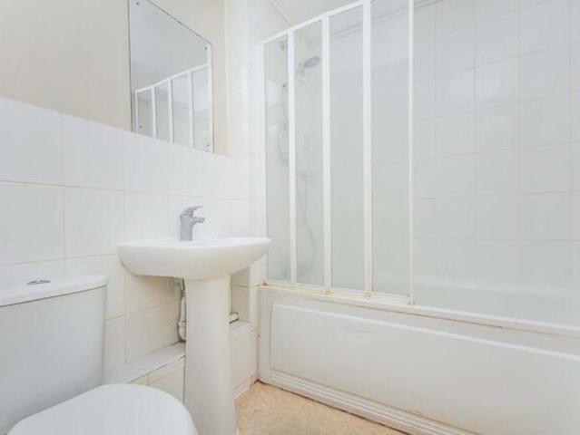 Flat for rent in London Borough of Lewisham, Greater London