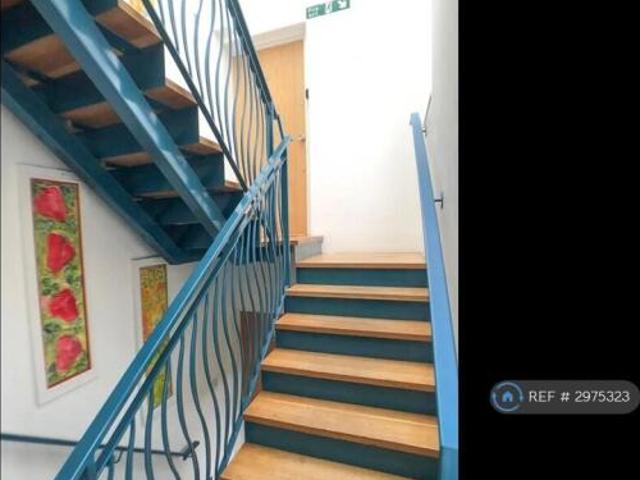 Flat for rent in Cat Hill