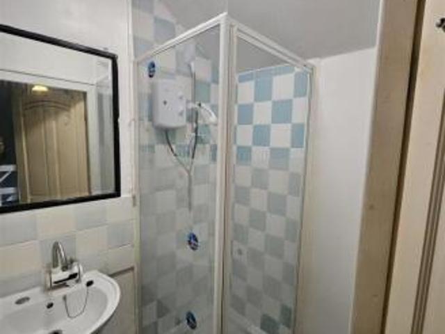 Flat for rent in Lee Bank, Greater Manchester