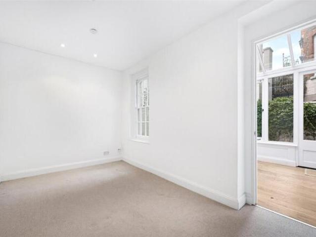 Flat for rent in Cat Hill