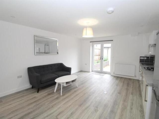 Flat for rent in Falcon Lodge, Wales