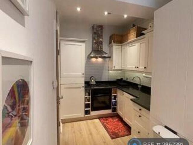 Flat for rent in Cat Hill