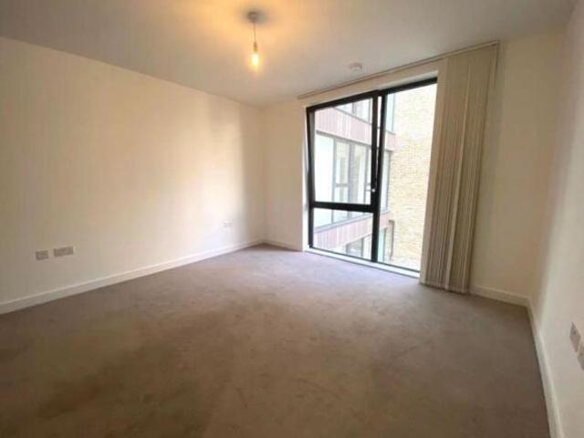 Flat for rent in Cat Hill