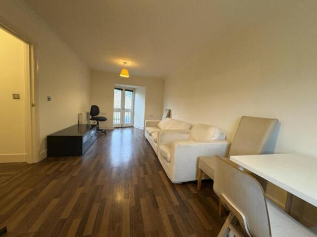 Flat for rent in Cat Hill
