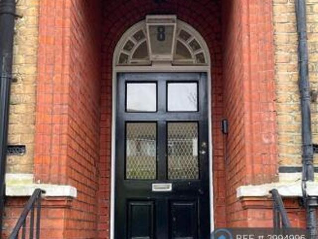 Flat for rent in Cat Hill