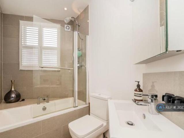 Flat for rent in Cat Hill