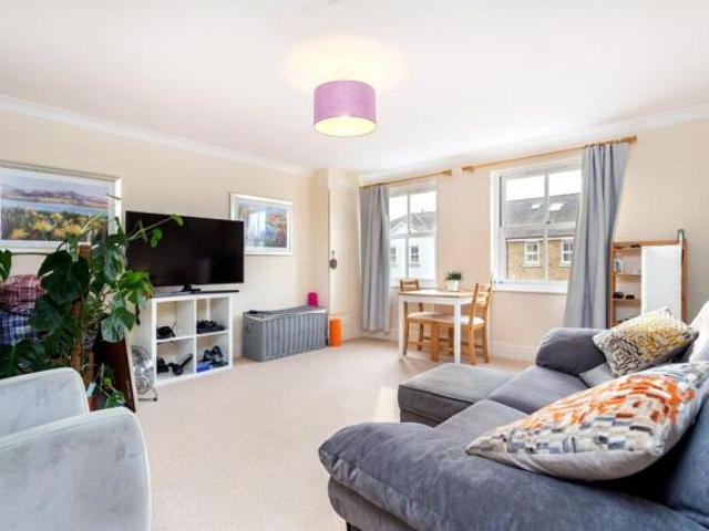 Flat for rent in Twickenham, Greater London