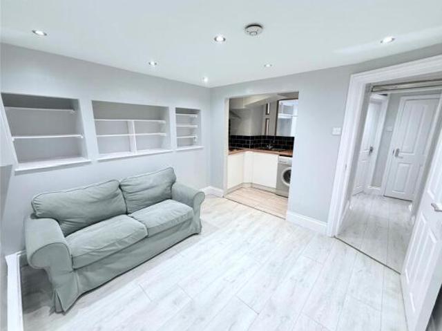 Flat for rent in Cat Hill