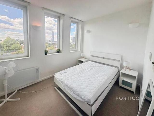 Flat for rent in Cat Hill