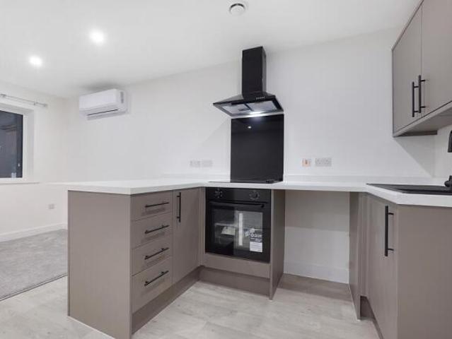 Flat for rent in Snipeshill, Oad Street