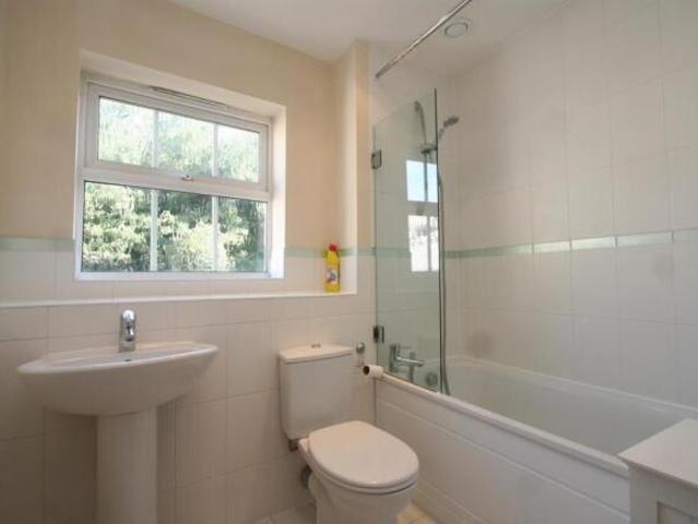 Flat for rent in Greenhithe, Dartford