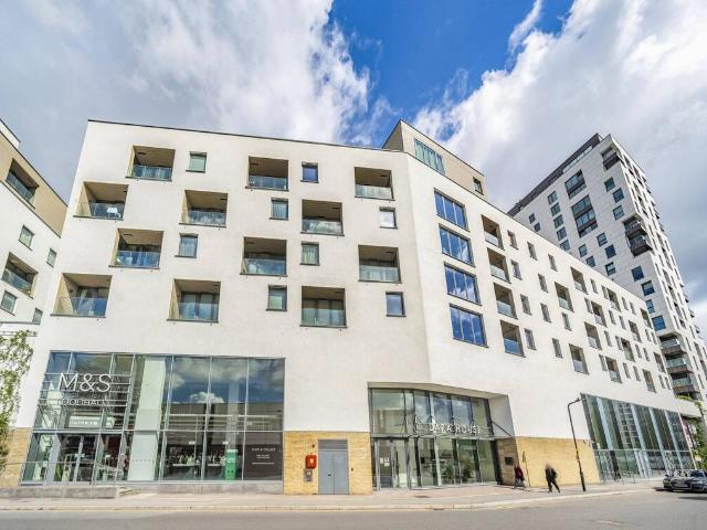 Flat for rent in Colindale