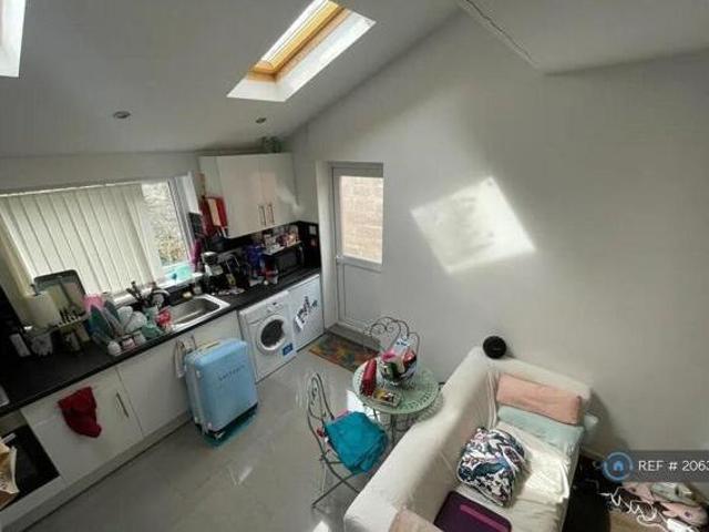 House for rent in Lyons, Greater London