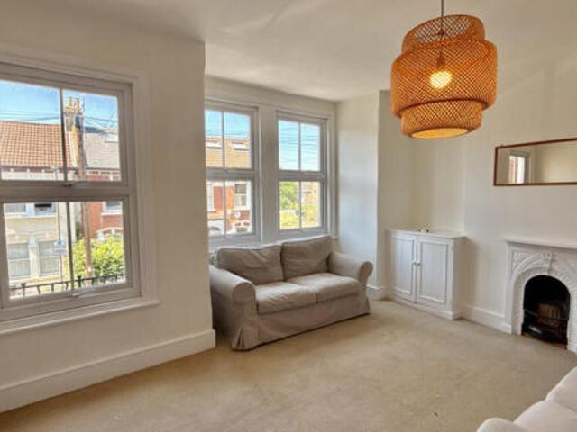 Flat for rent in Cat Hill