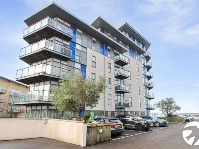 House for rent in Swanscombe and Greenhithe, Monks Orchard