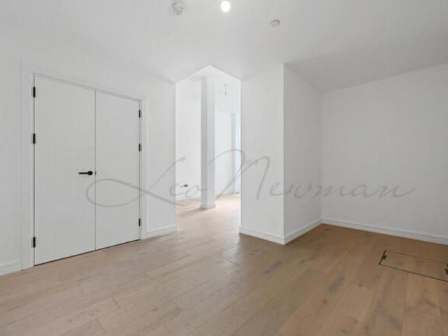 Flat for rent in Cat Hill