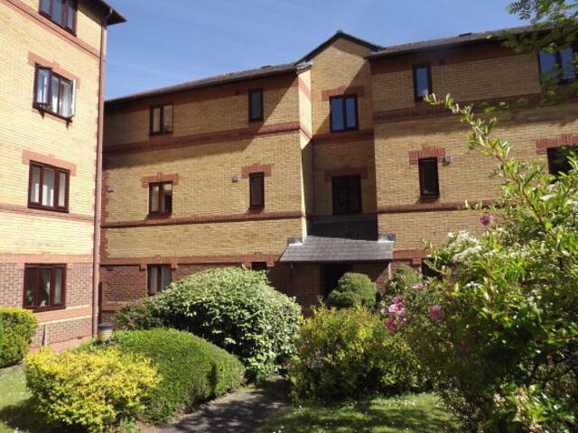 Flat for rent in Somerset
