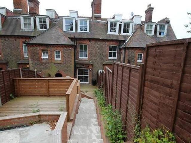House for rent in Surrey