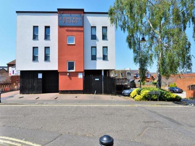 Flat for rent in Lane, Kirklees