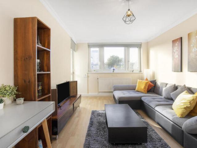 Flat for rent in Cat Hill