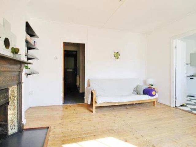 Flat for rent in Cat Hill