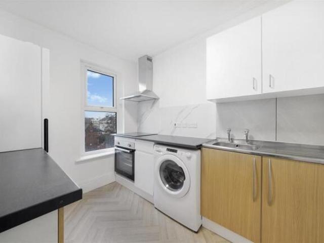 Flat for rent in The Rise, Isle Of Man