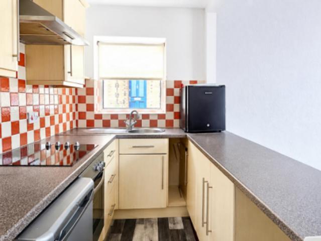 Flat for rent in Upton, Acol