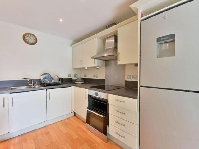 Flat for rent in Cat Hill