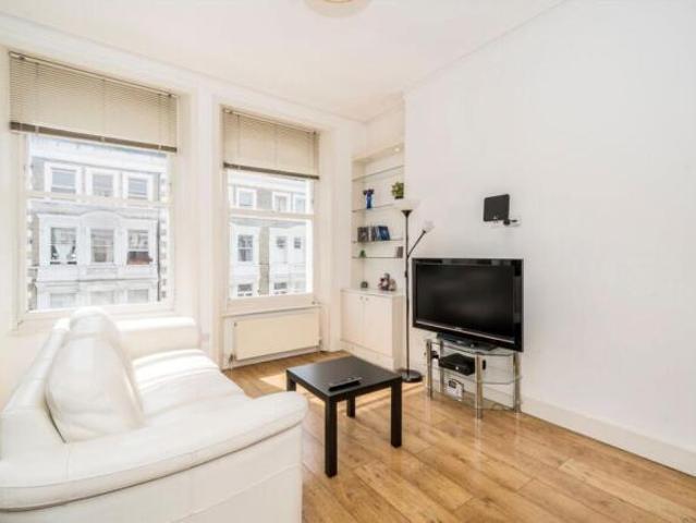 Flat for rent in West Kensington, Greater London
