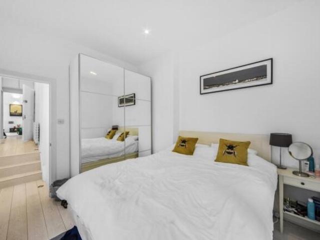 Flat for rent in Cat Hill